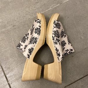 No. 6 Daria Clog Cream Black Floral Size 39 Never Worn